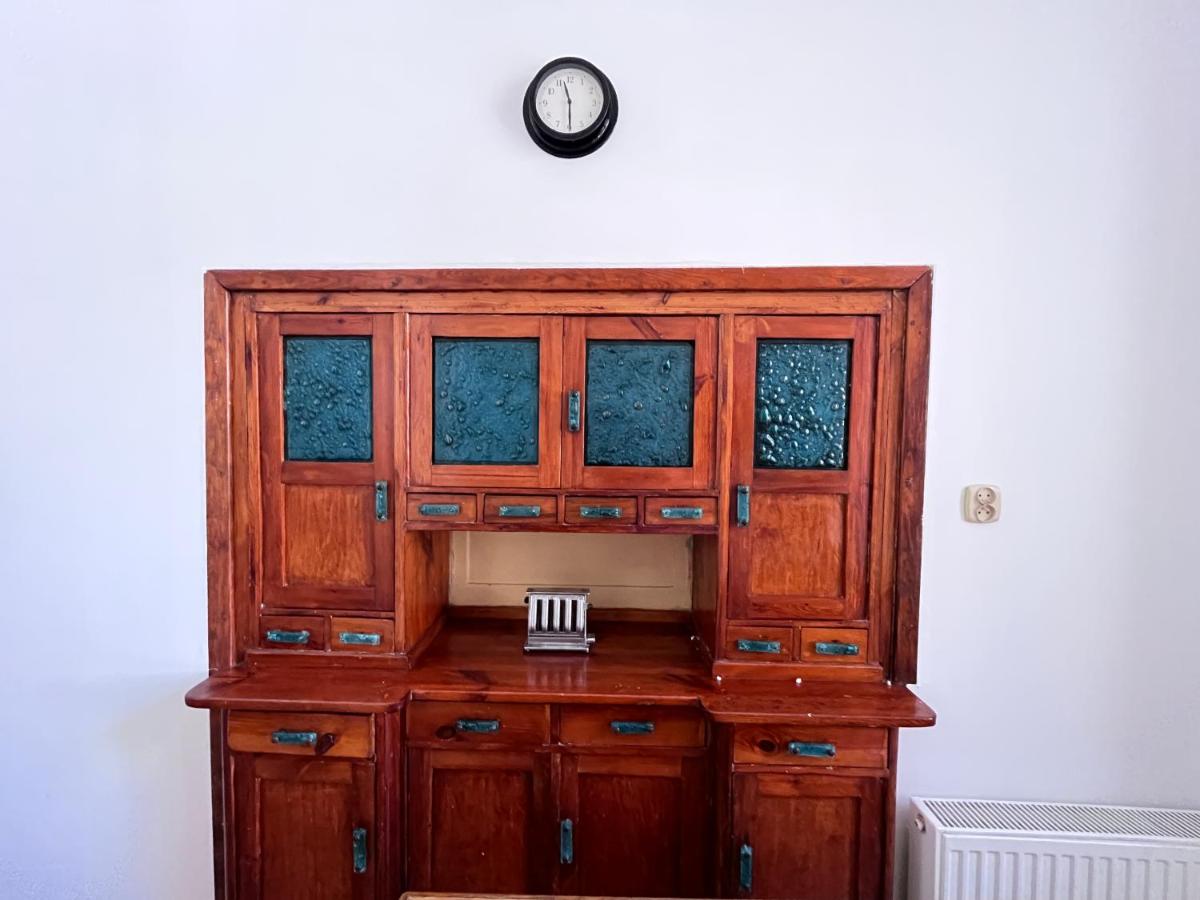 H. Kloss Rooms