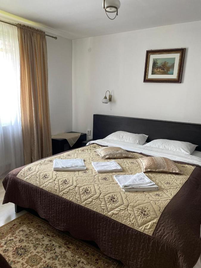 Dreibettzimmer mit eigenem Bad