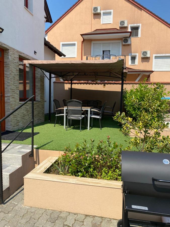 Família Apartmanház - B&B Sárvár