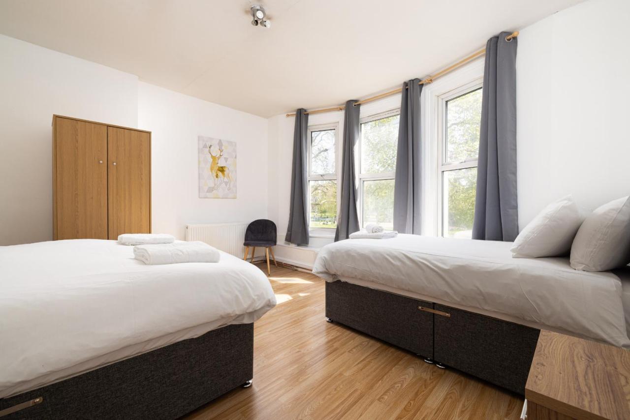 Deluxe Apartment