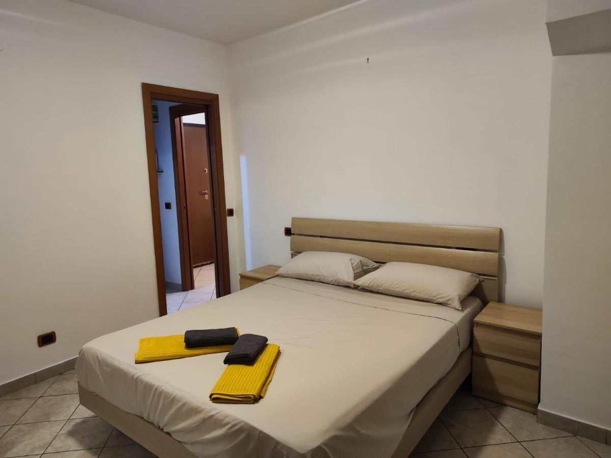 B&B Pomezia - Appartamento Magnolia 2 - Bed and Breakfast Pomezia