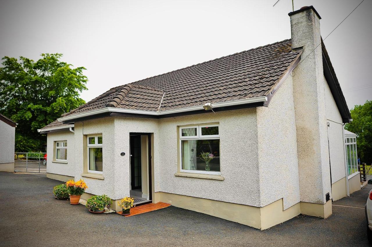 B&B Ballymena - Crebilly Cottage - Rural Life doesn't get better - Bed and Breakfast Ballymena