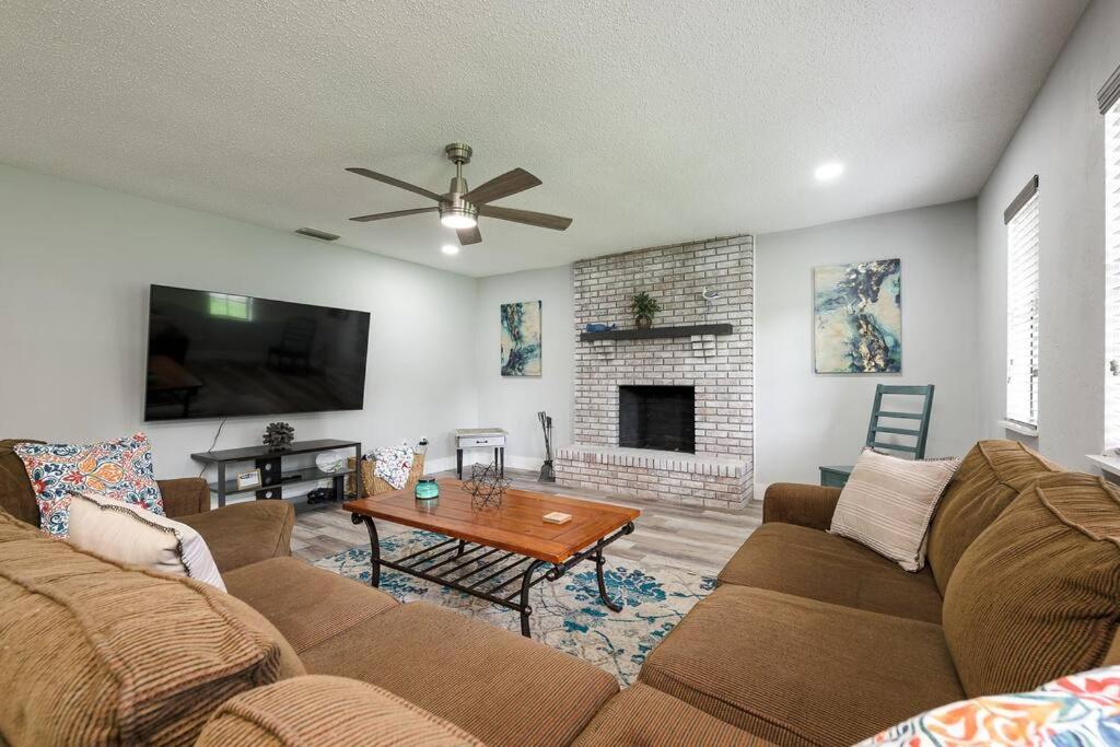 B&B Daytona Beach - Daytona Buy! Mins from Beaches, Speedway, Airport - Bed and Breakfast Daytona Beach