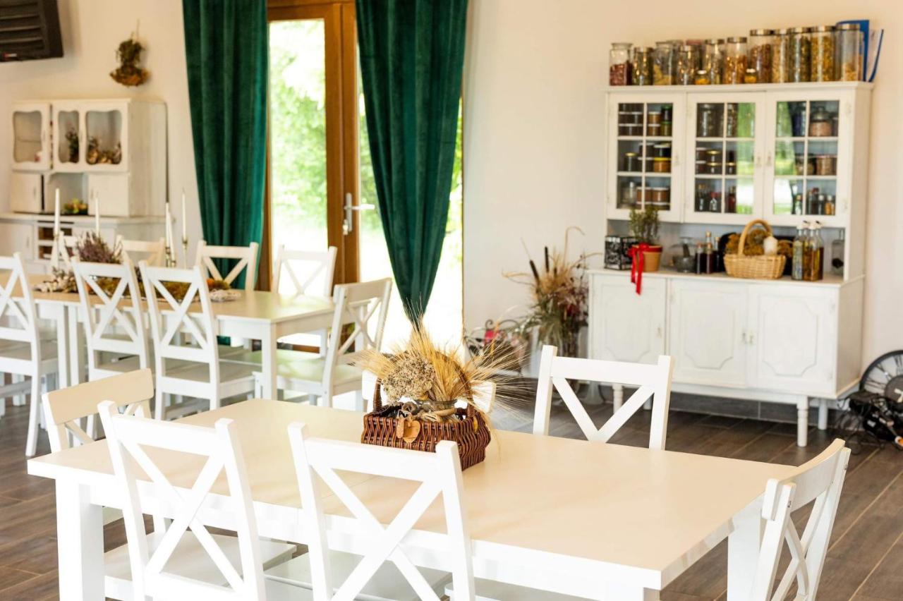 Agroturystyka Głuchowskie Specjały - B&B Głuchów