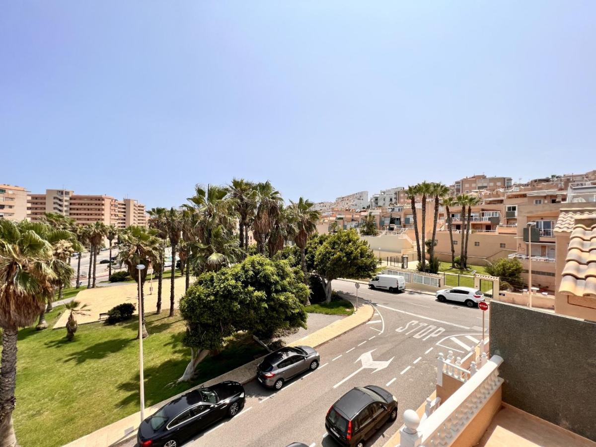 La Mata Beach House - Bed and Breakfast Torrevieja