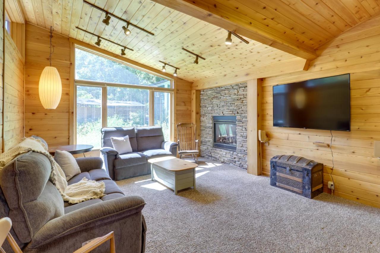 B&B Provo - Cozy Provo Retreat with a Charming Fireplace! - Bed and Breakfast Provo