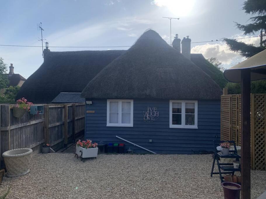 The Shack - Thatched Self Contained Annex - B&B Collingbourne Ducis