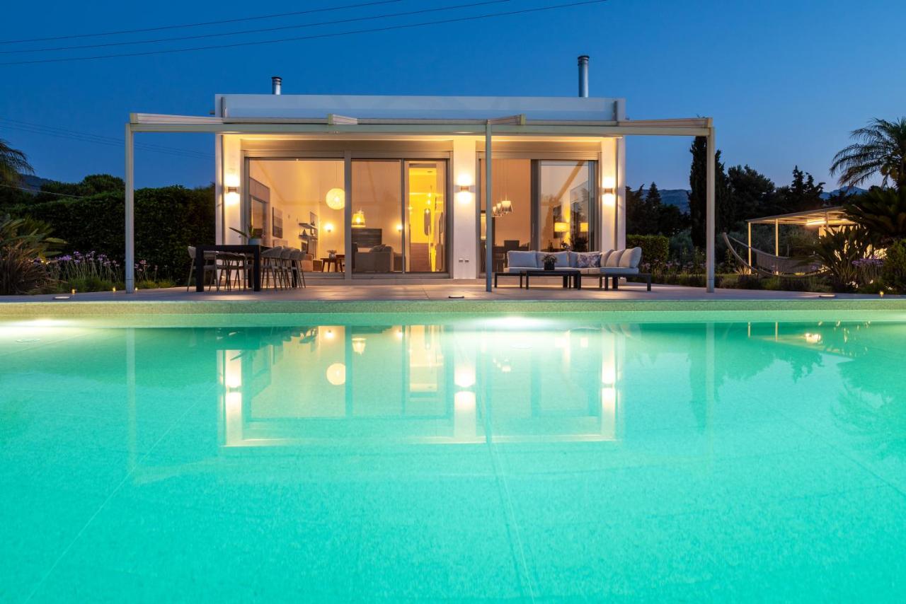 Phillyrėa Luxury Villas - B&B