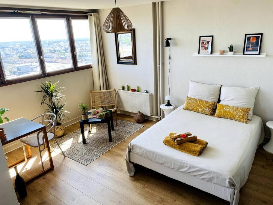 Le Cassiopée - Vue incroyable surplombant Rennes - B&B