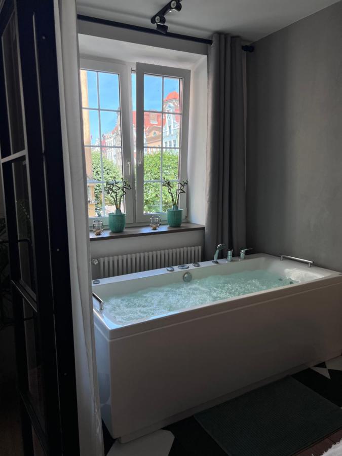 Holiday Apartment Old Town Gdansk with a Jacuzzi - B&B