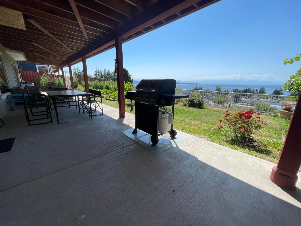 Four Seasons Private Villa - Bed and Breakfast Powell River