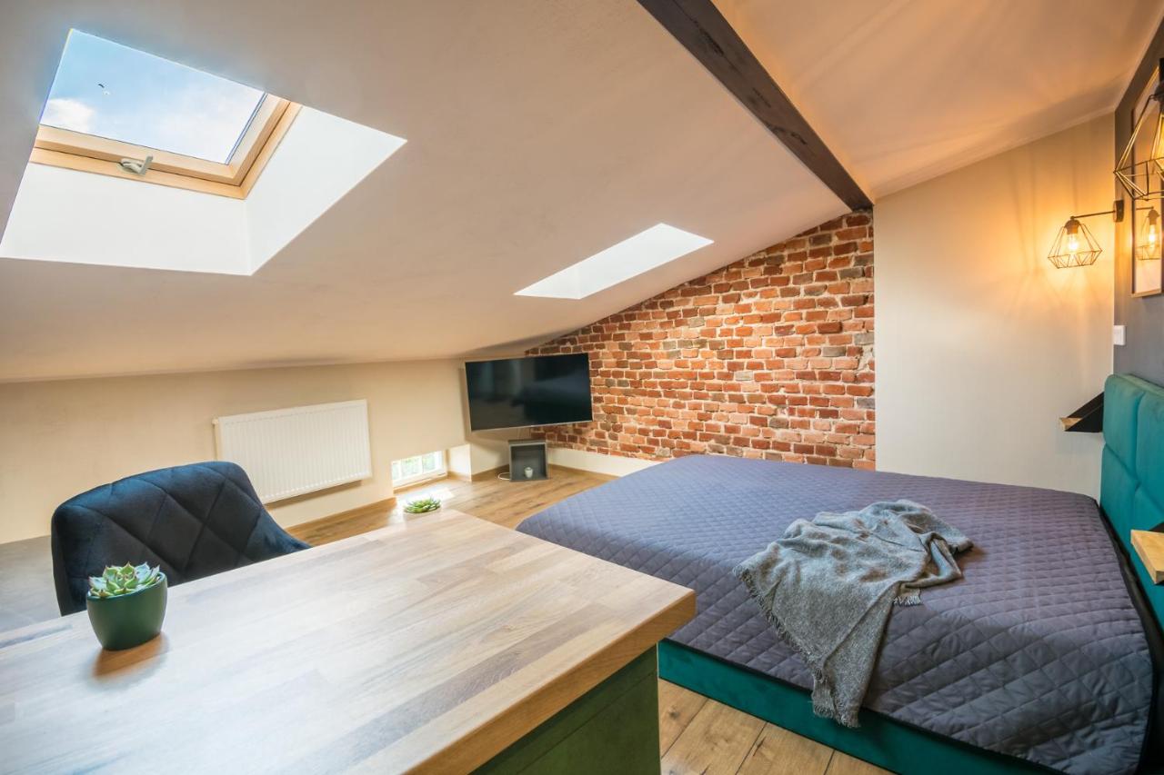 Studio met Kingsize Bed en Slaapbank
