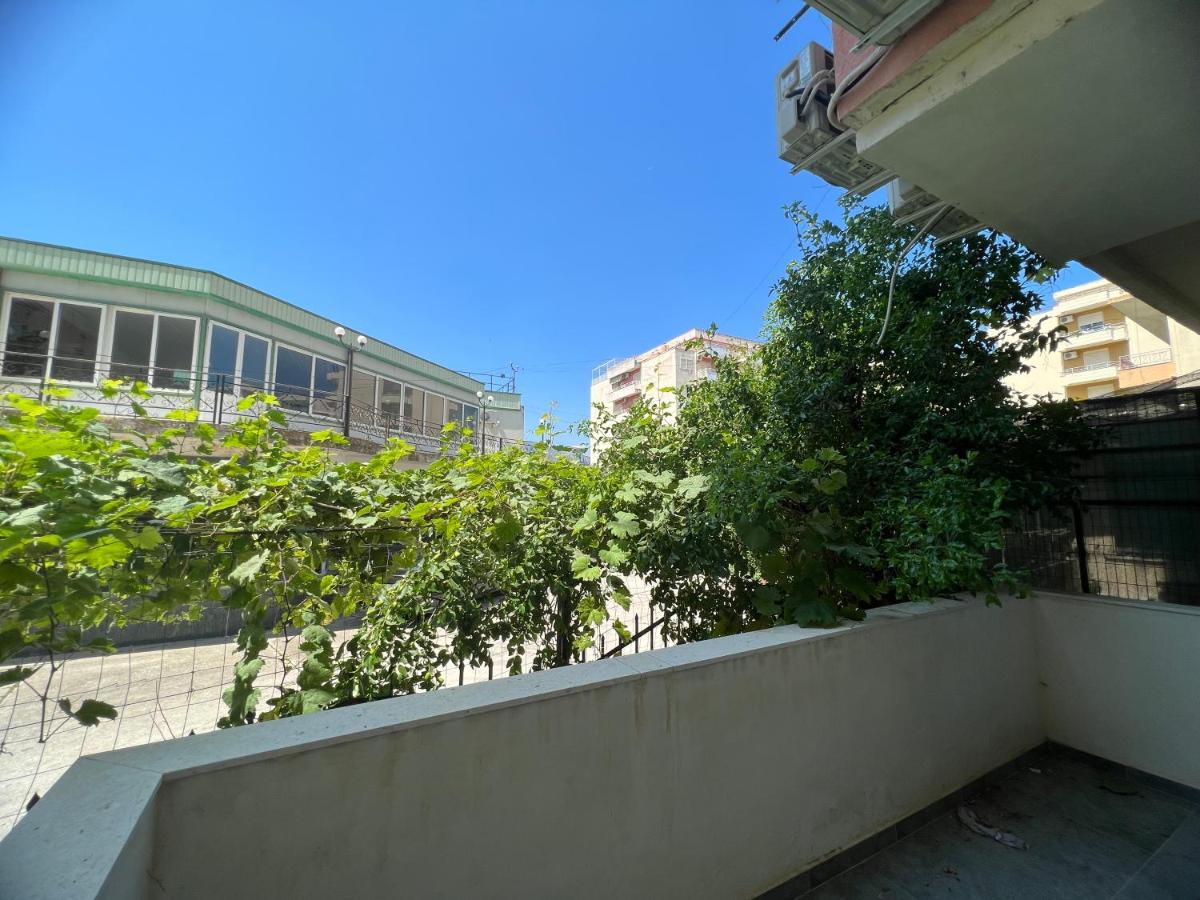 My Big Family - 2 Bedroom Apartment - Accomodation for 6- 8 guests - B&B