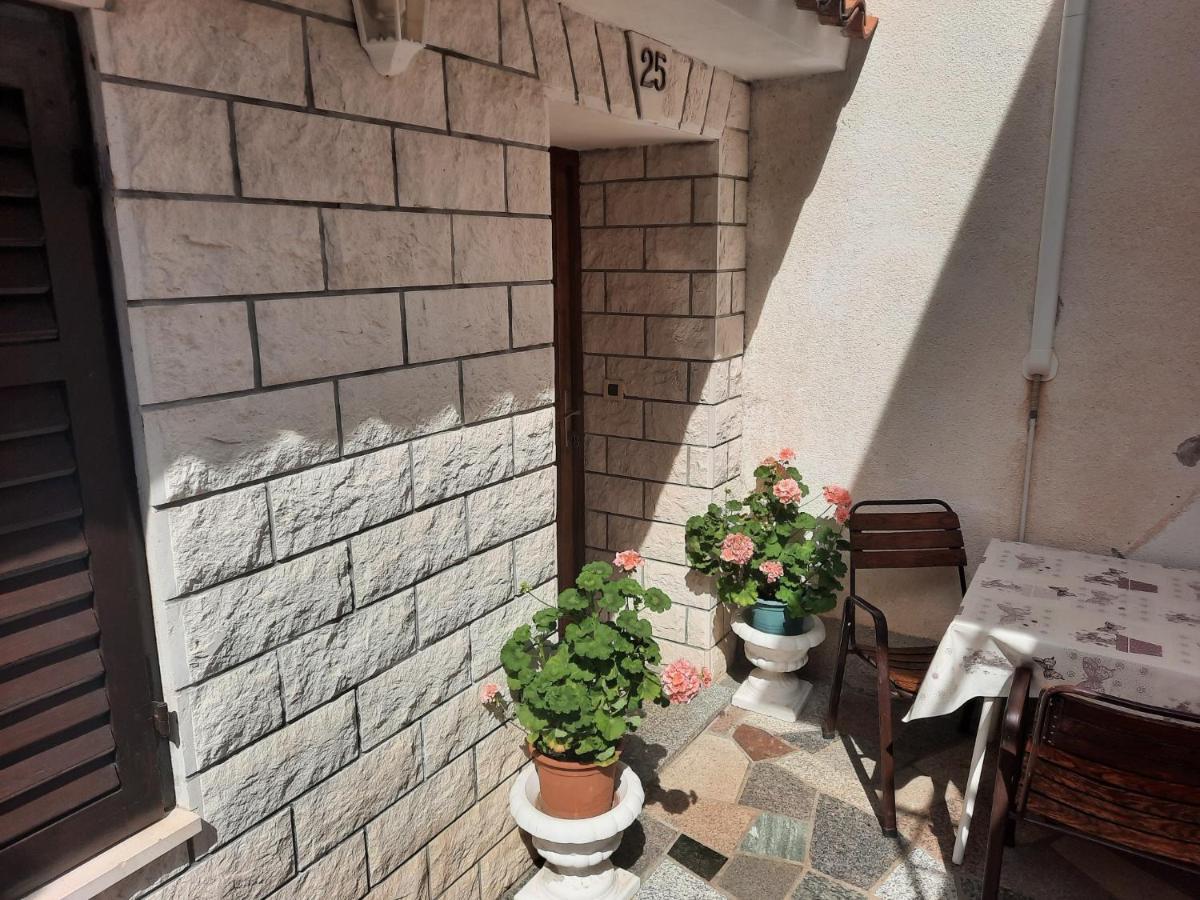 Apartment Branka and Danijel - Bed and Breakfast Mošćenička Draga