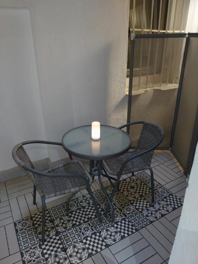 Céntrico apartamento con patio - Ferienwohnung