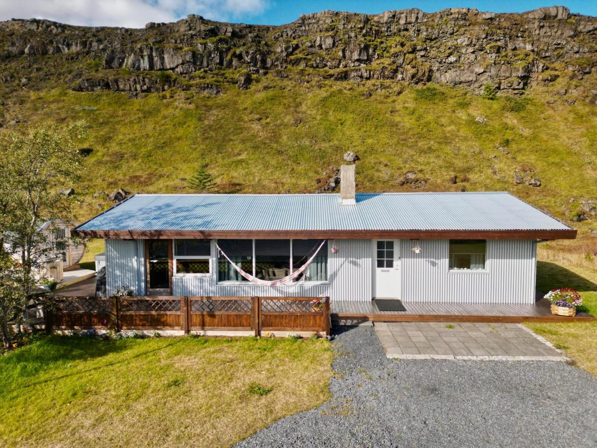 Kamburinn Cottage - B&B