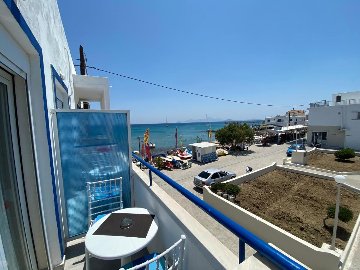 Monolocale con Vista Mare Parziale (3 Adulti)