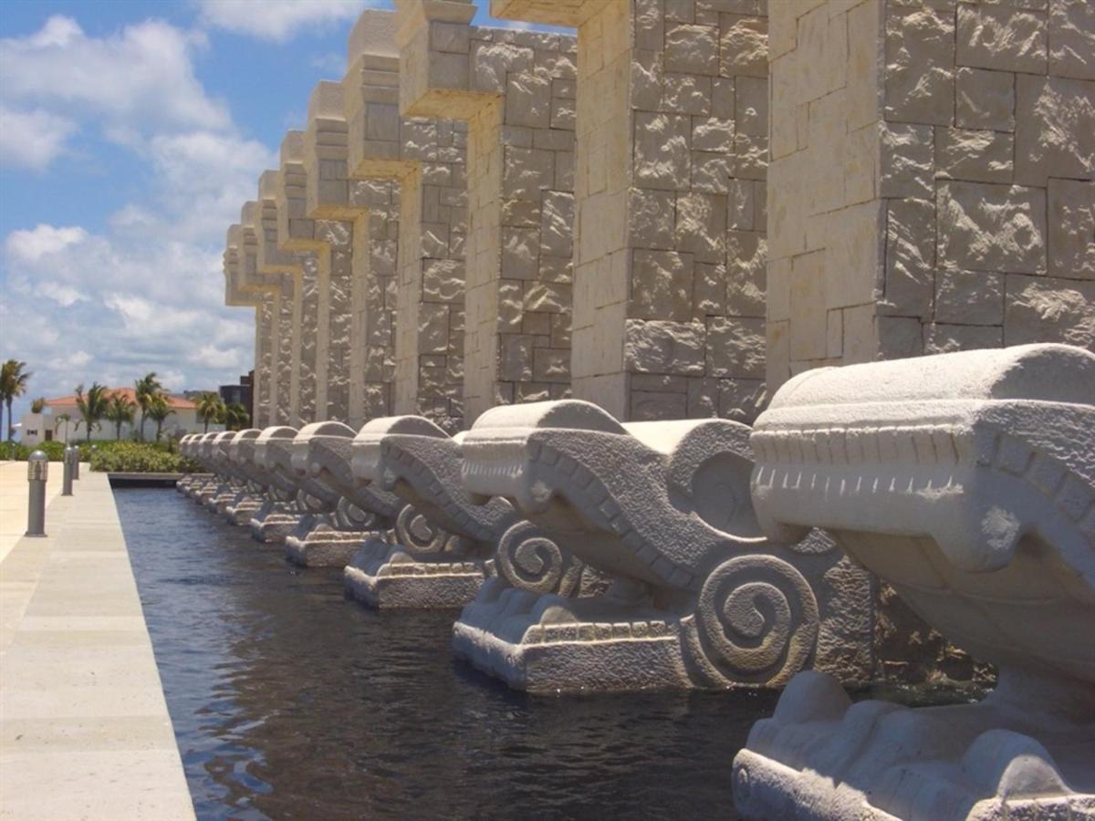 Luxury Condos at Mareazul Beachfront Complex with Resort-Style Amenities - B&B Playa del Carmen