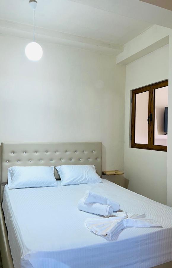 Villa EnSalv Berat - Apartment - Room - Penthouse - B&B
