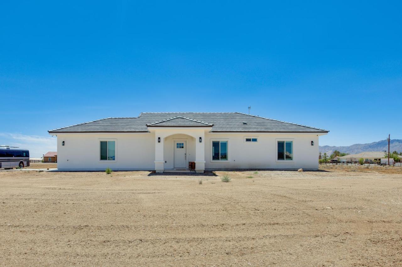 Serene Pahrump Cottage with Mountain Views! - Bed and Breakfast