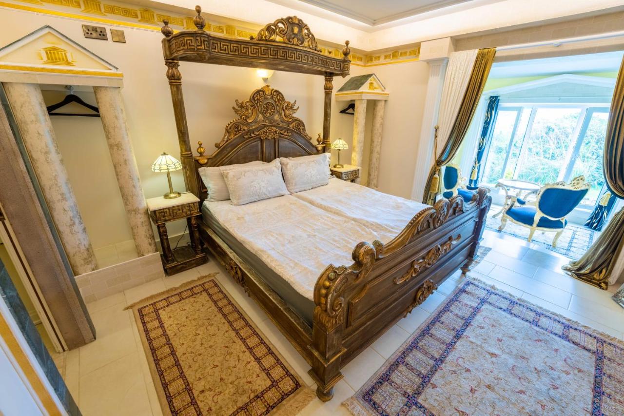 Royal Suite (Roman)