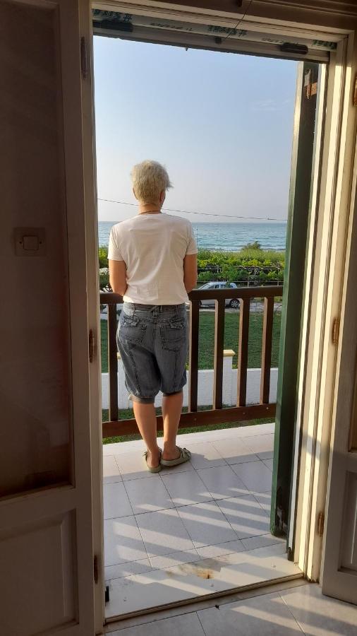 Standard Triple Room with Sea View