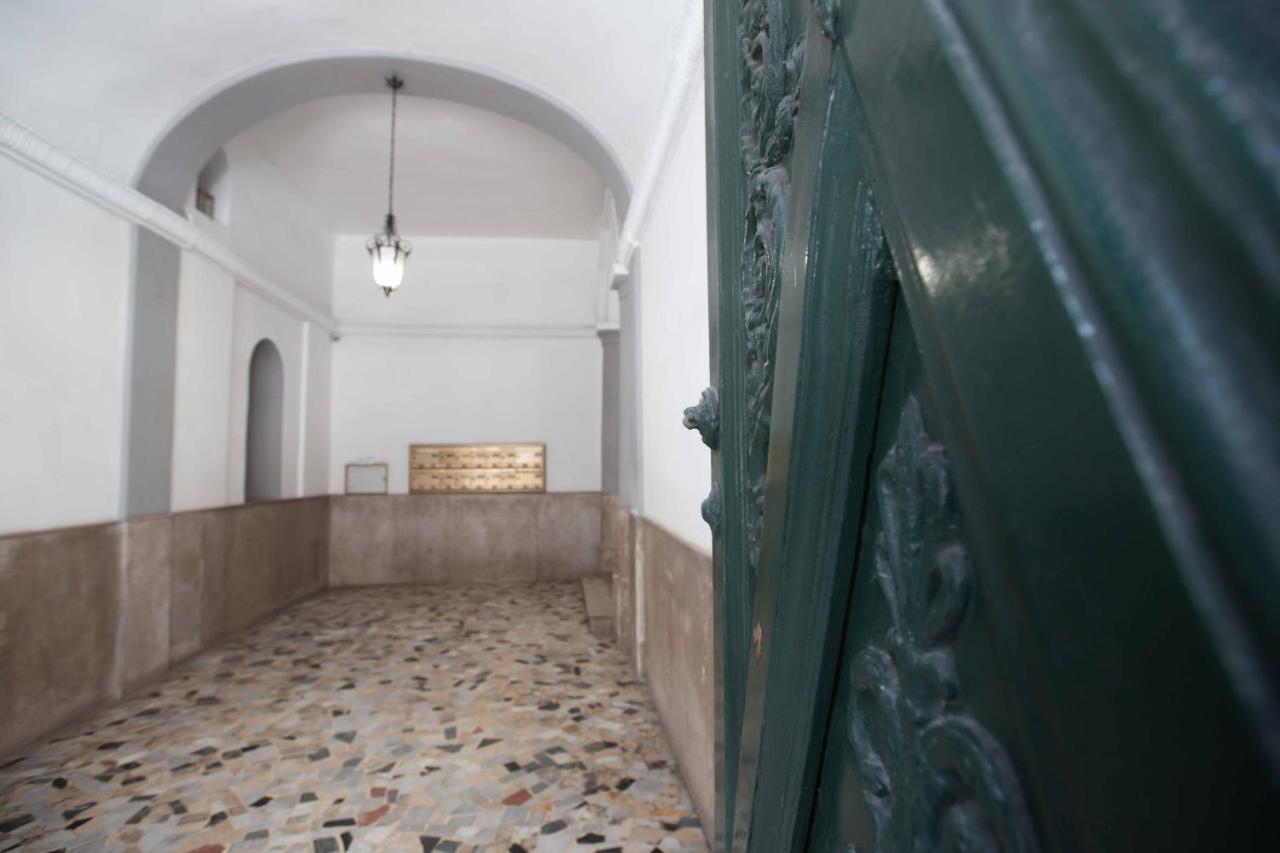 Domus Delia Luxury Apartment - B&B Nápoles