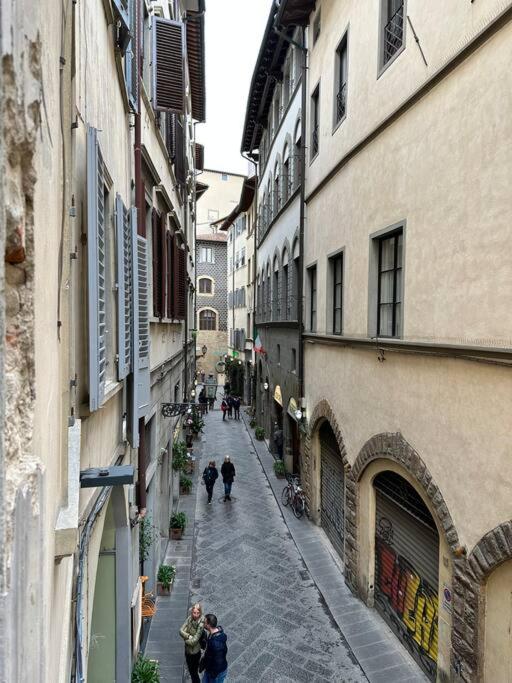 Lambe Suite next to Ponte Vecchio and Uffizi - LoveTheApartments - B&B Firenze