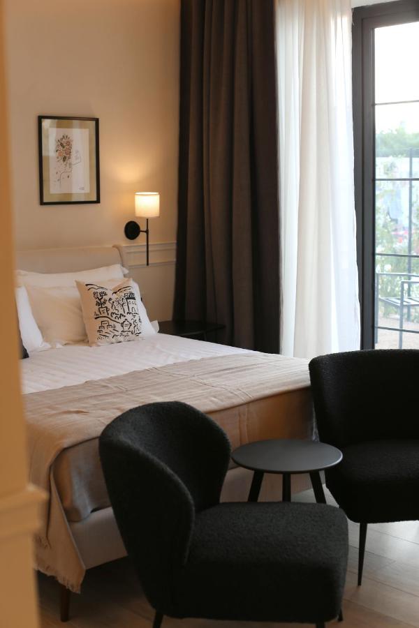 Chambre Lit Queen-Size - Vue sur Jardin
