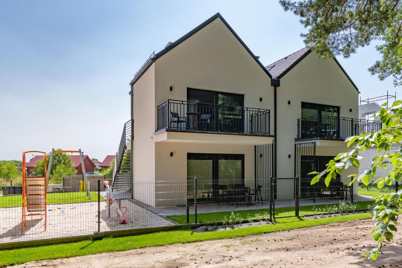 Apartamenty w sam las by KLIF Ustka - apartament dwupoziomy z klimatyzacją, balkonem i widokiem na las - B&B