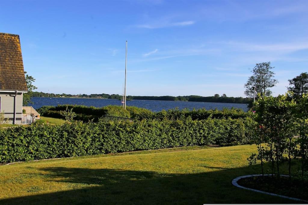 FeWo Am See 12 - B&B