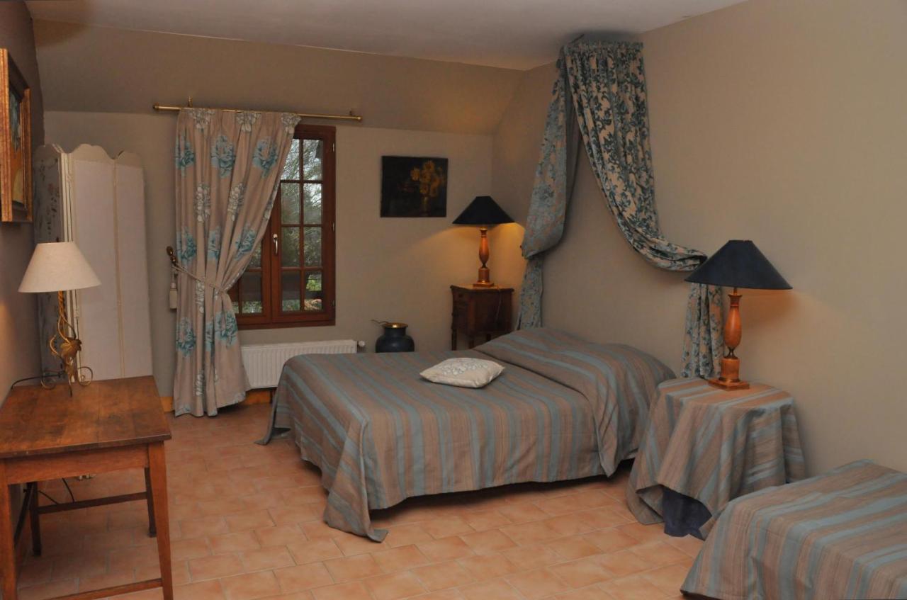 Habitación Triple con vistas al jardín