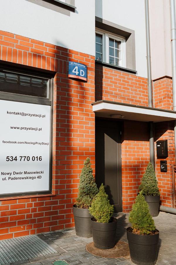 Noclegi Przy Stacji - B&B Nowy Dwór Mazowiecki