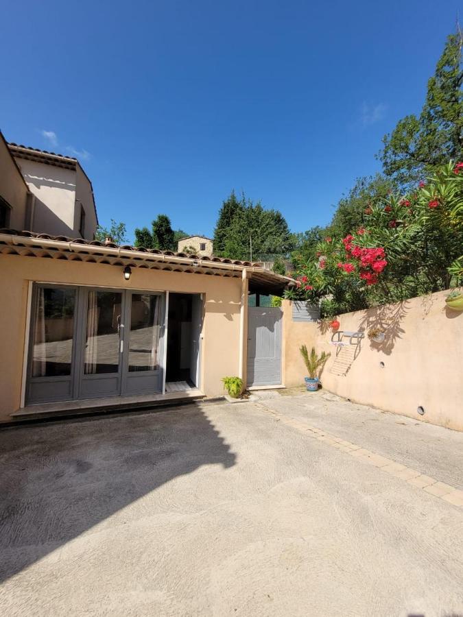 Studio calme et agréable avec acces jardin partage - B&B