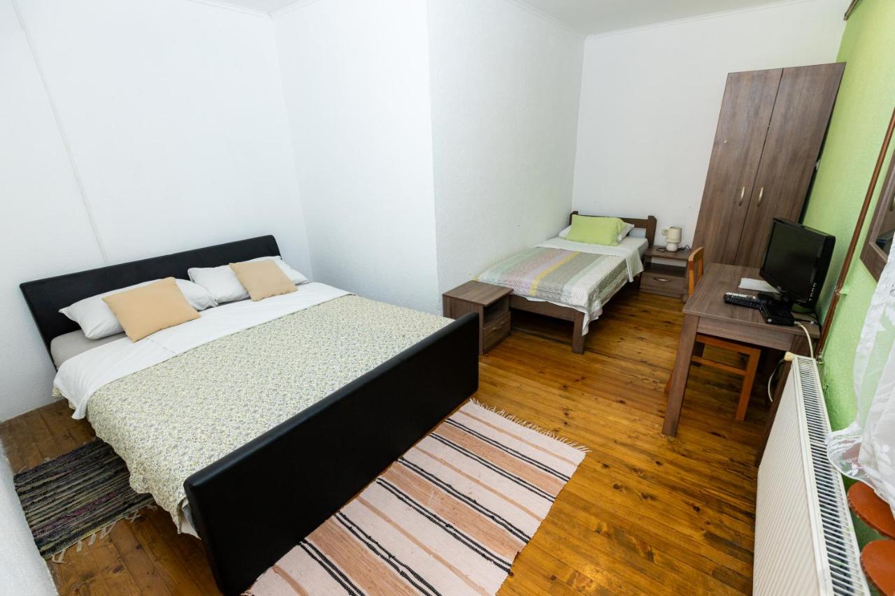 Camera Matrimoniale Deluxe (2 Adulti + 1 Bambino) 