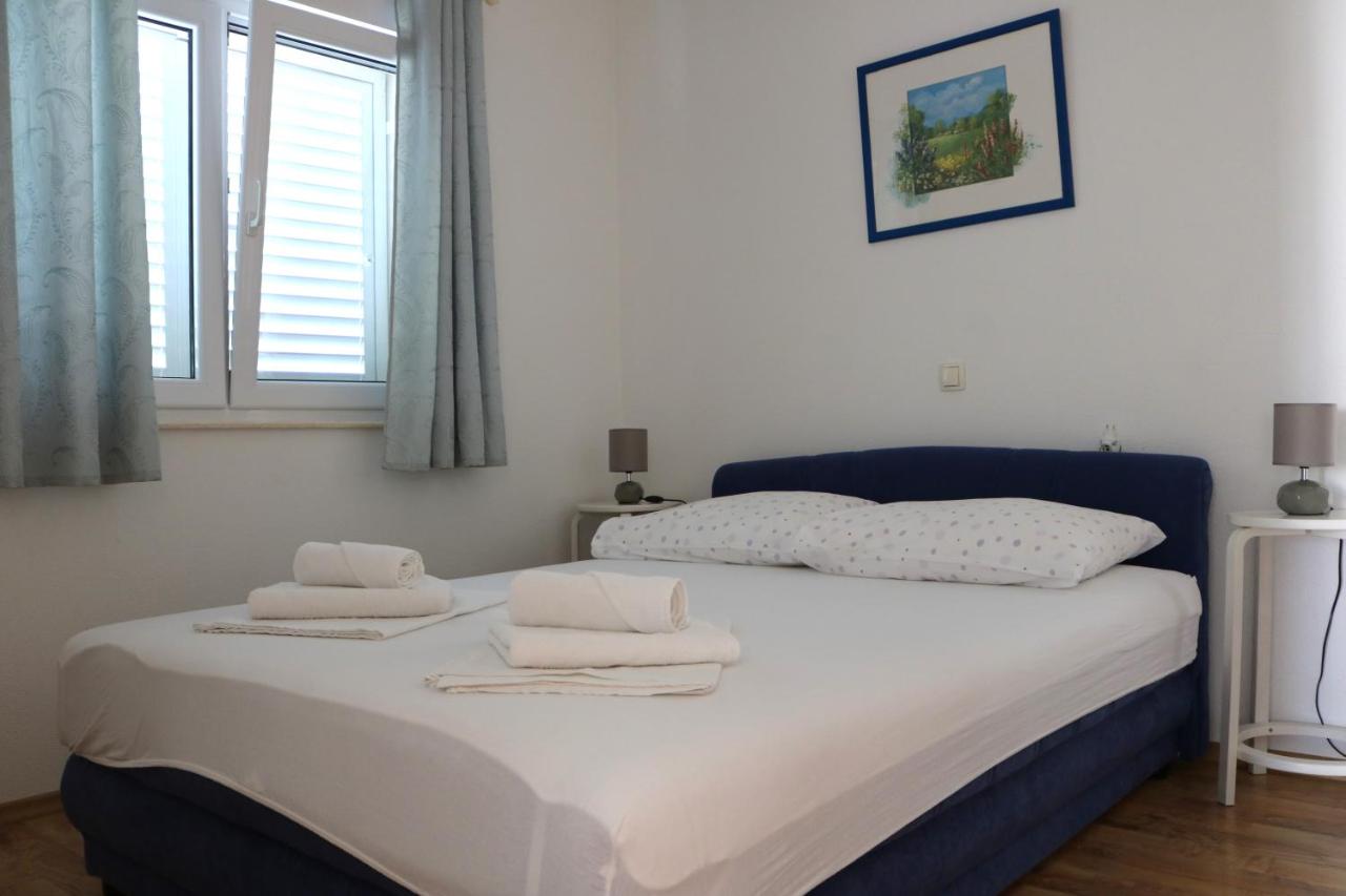 One-Bedroom Apartment with Terrace (3 Adults)