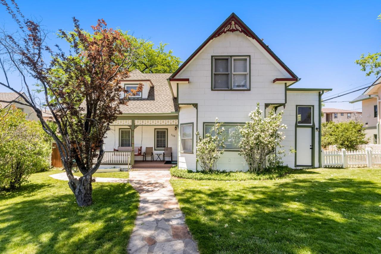 The Greenlaw Home - B&B Flagstaff