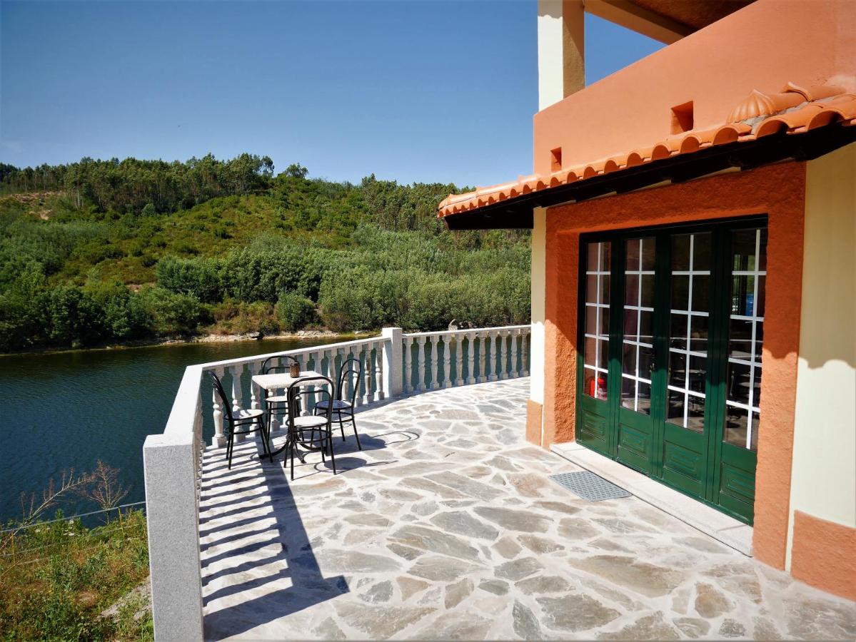 Appartement met 2 Slaapkamers en Uitzicht op de Rivier