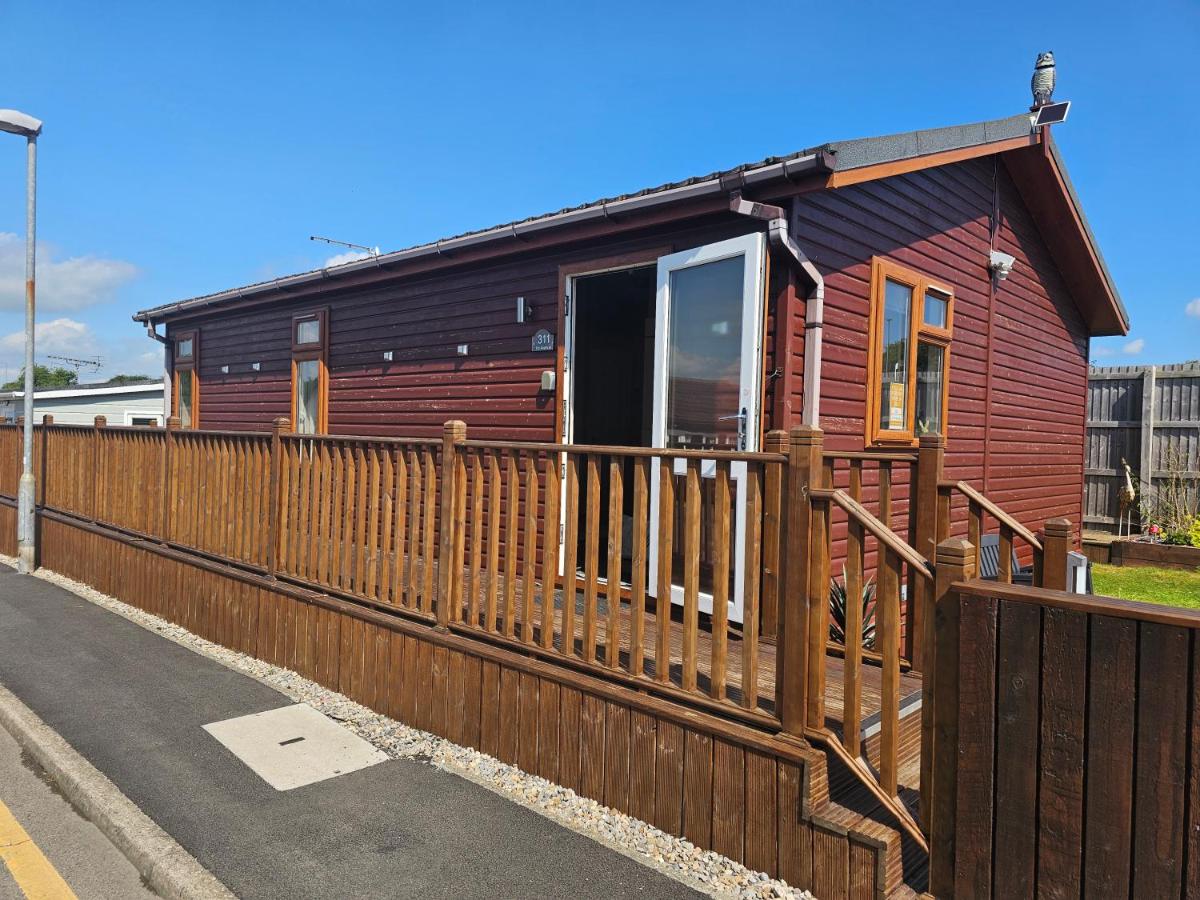 B&B Bridlington - Captivatingly Stunning 2-Bed Cabin in Bridlington - Bed and Breakfast Bridlington