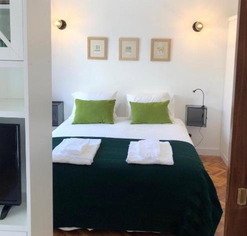 B&B Cascais - NEW APARTMENT ON THE BEACH ( 100 METERS DISTANCE) - Bed and Breakfast Cascais