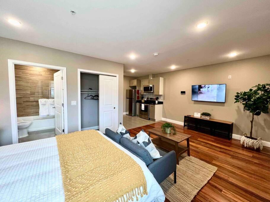 402 Stylish luxe Apt at center city self check-in - Ferienwohnung Philadelphia