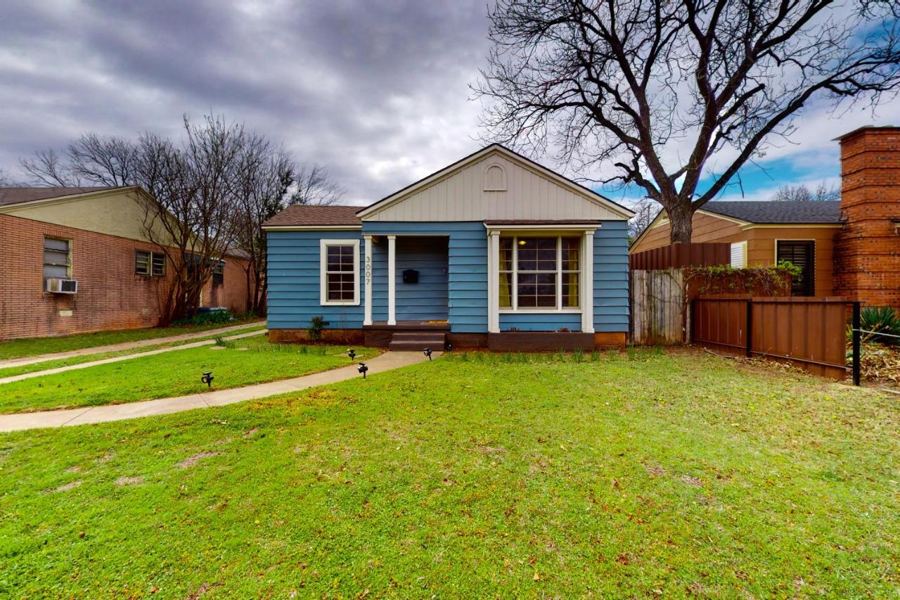 B&B Wichita Falls - The Modern Farmhouse Cottage - Bed and Breakfast Wichita Falls