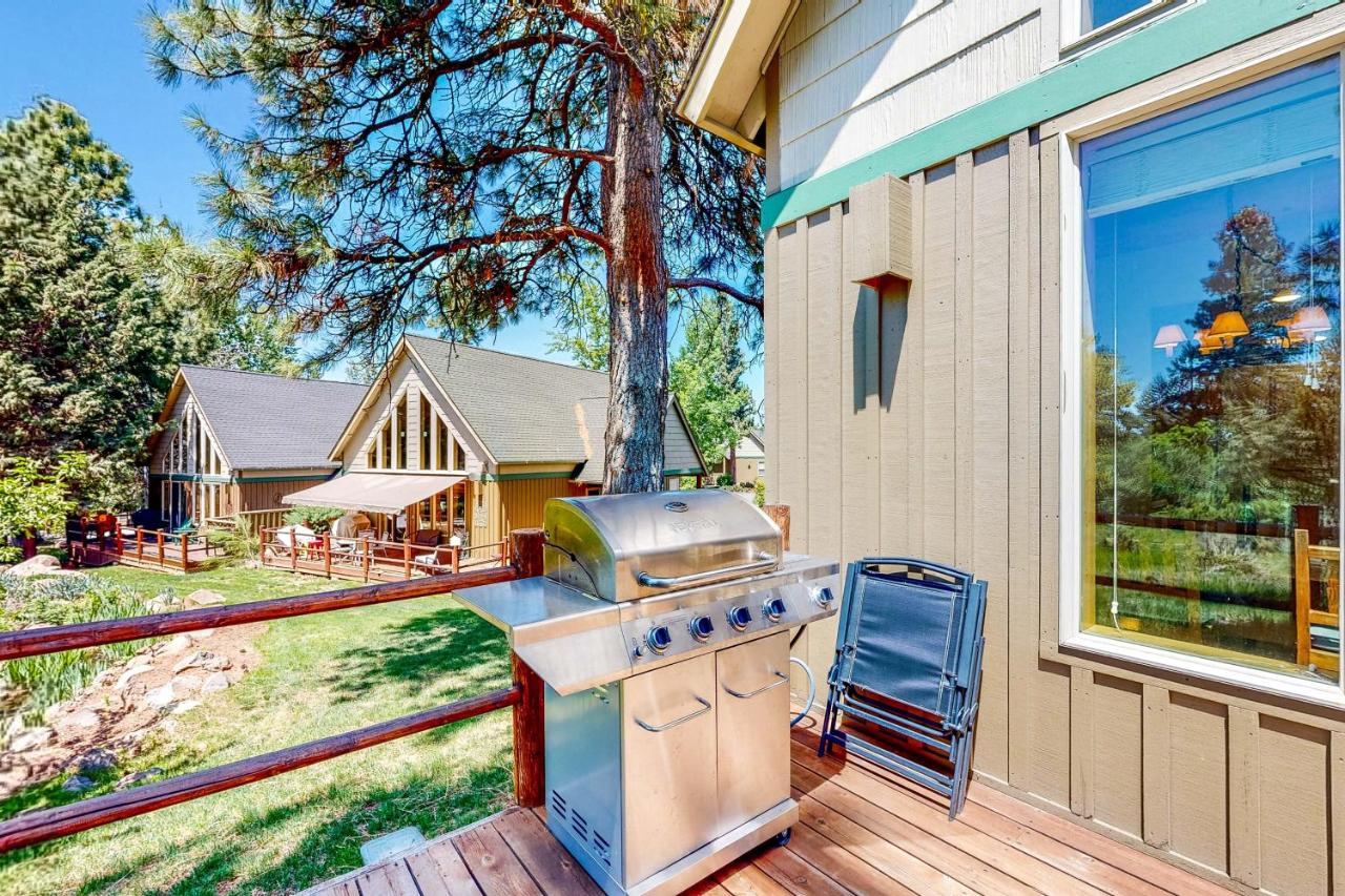 Gateway to Crater Lake! Resort Retreat w/ Pool - B&B Terminal City