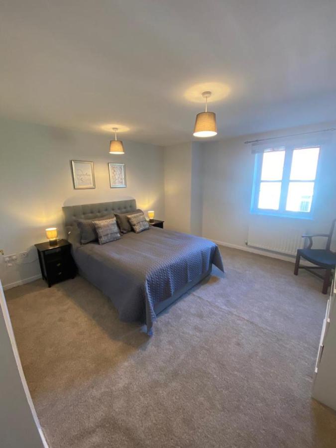 B&B Colchester - Colchester Smart Two Bed Apartment - Bed and Breakfast Colchester