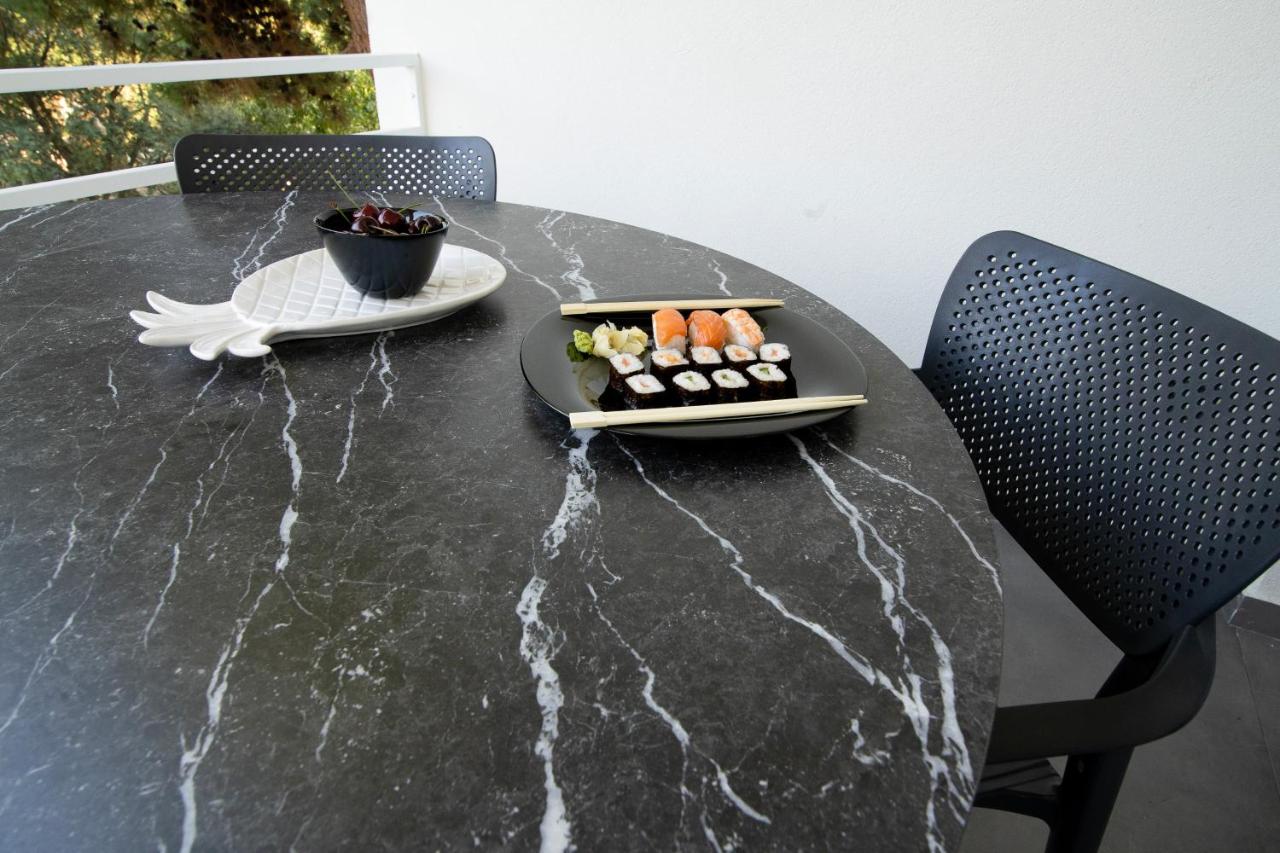 White House Vouliagmeni 1- 2BD Free Parking, Next to the Sea - B&B Athens