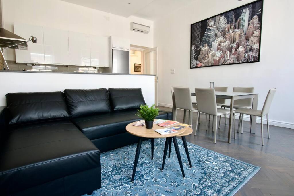Premium Apartment by Hi5- Anker Apartment - B&B Budapest