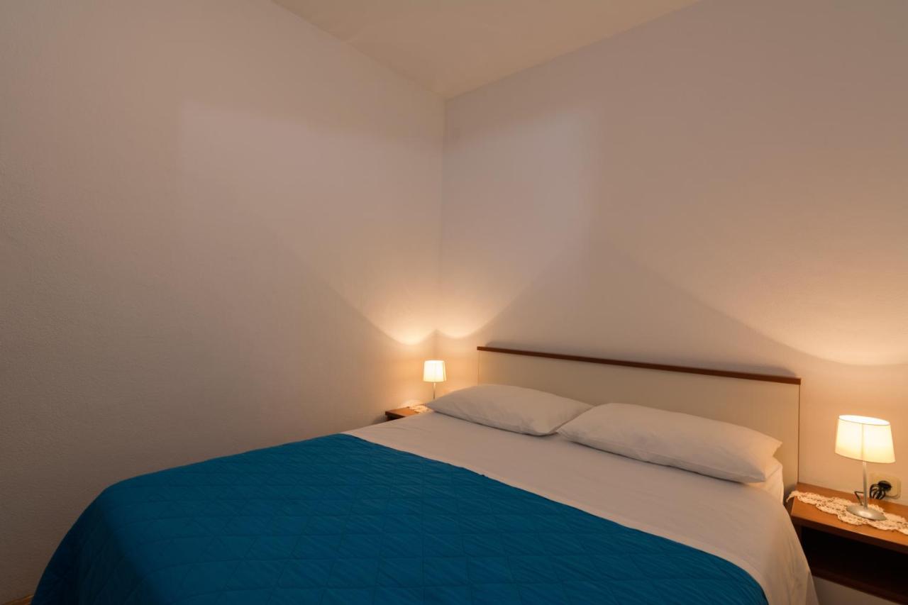 One-Bedroom Apartment (4 Adults)
