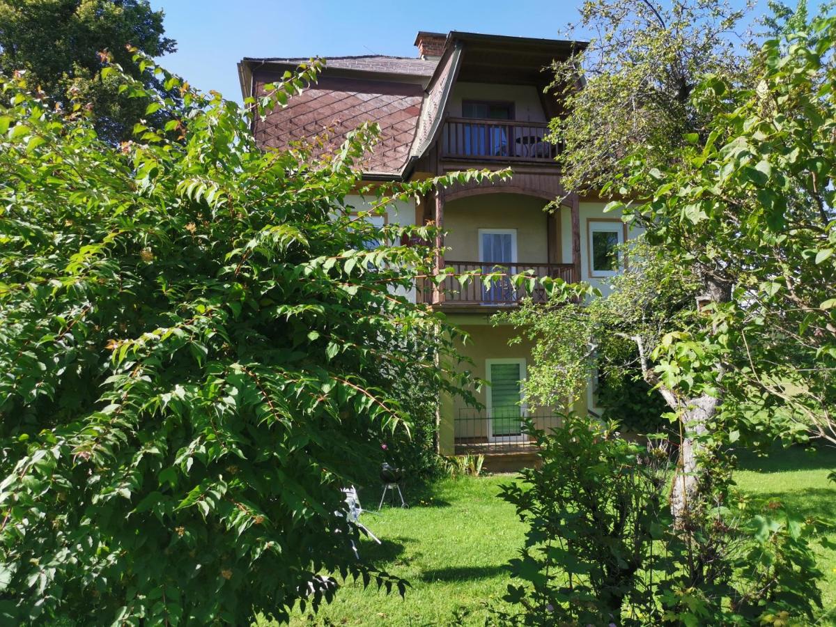 B&B Velden - Bungalow & Apartments "Am Deber" Velden - Augsdorf - Bed and Breakfast Velden