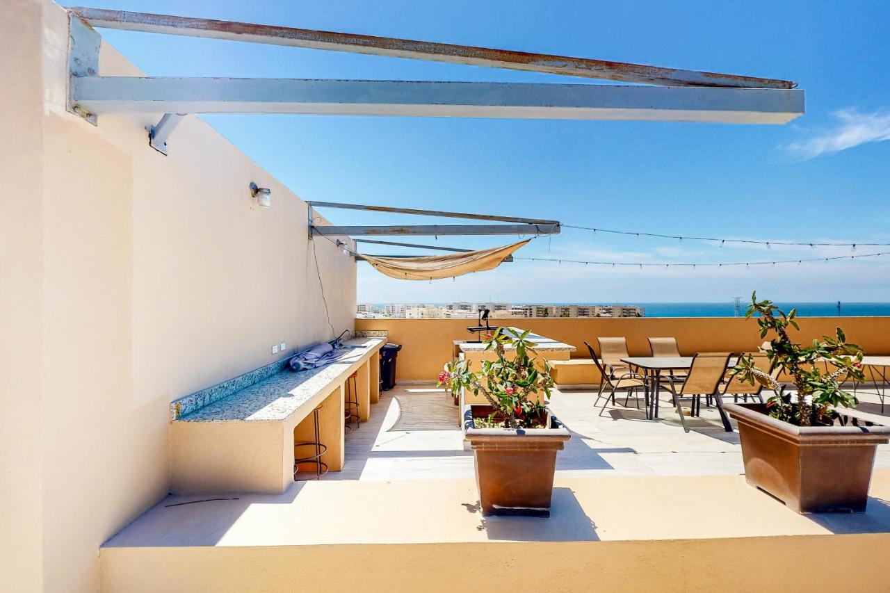 B&B Cabo San Lucas - Rooftop Retreat at Colinas del Tezal 202 - Bed and Breakfast Cabo San Lucas