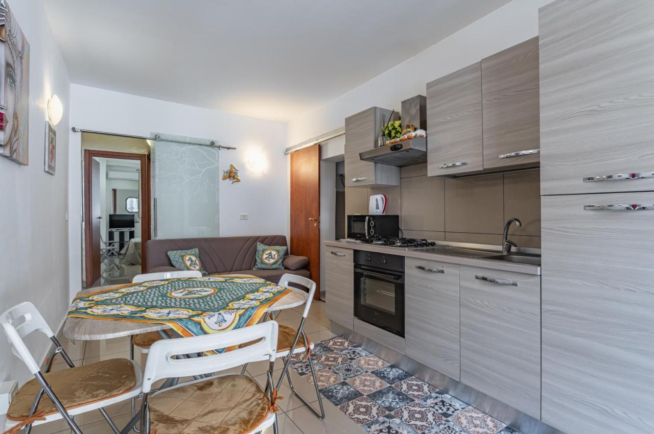 GuestHost - Catania Comfy & Central Apartment x3!